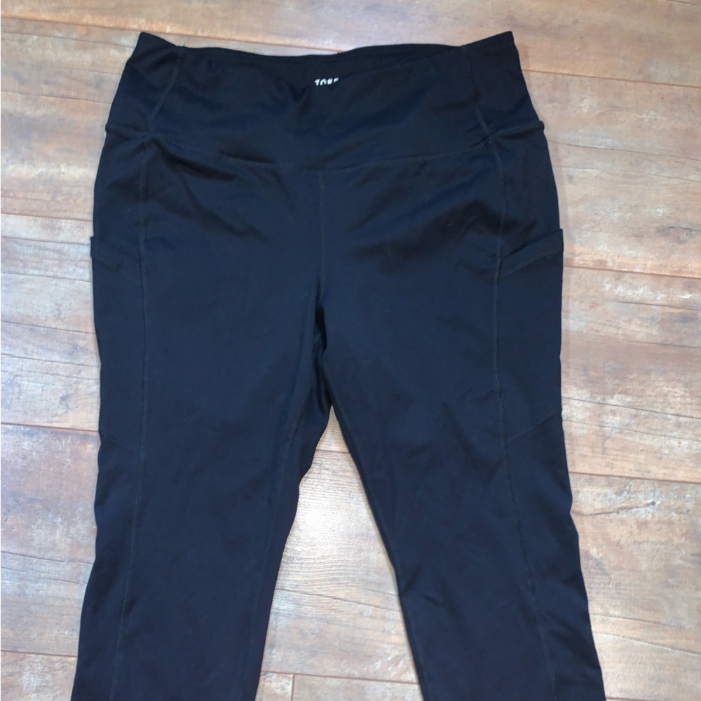 Torrid size 1 black crop leggings with pockets!